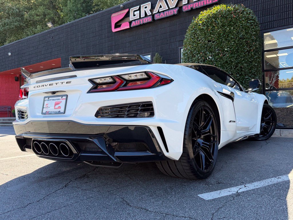 Used 2025 Chevrolet Corvette Z06 RWD image 13