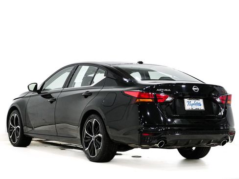 Used 2024 Nissan Altima 2.5 SR FWD image 8