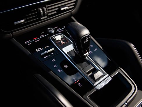 Used 2021 Porsche Cayenne GTS image 38