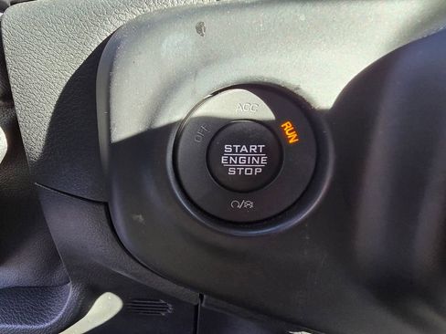 Used 2021 Jeep Gladiator Overland image 22