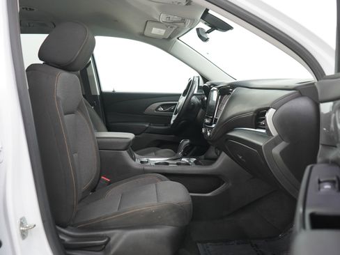 Used 2020 Chevrolet Traverse LT AWD/4WD image 11