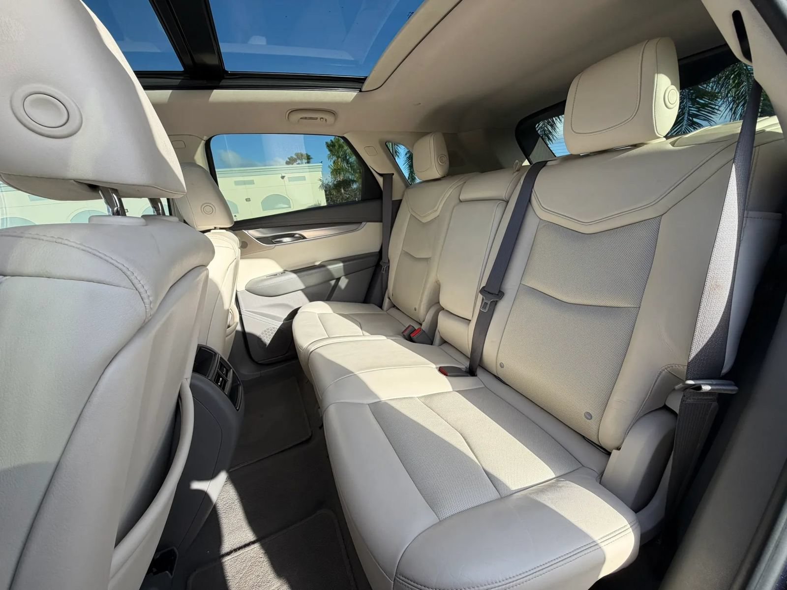 Used 2017 Cadillac XT5 Luxury w/ Driver Awareness Package FWD image 20