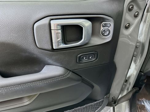 Used 2023 Jeep Wrangler Sahara w/ Cold Weather Group image 15