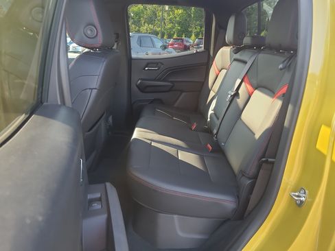 Used 2023 Chevrolet Colorado Z71 w/ Z71 Convenience Package 2 AWD/4WD image 28