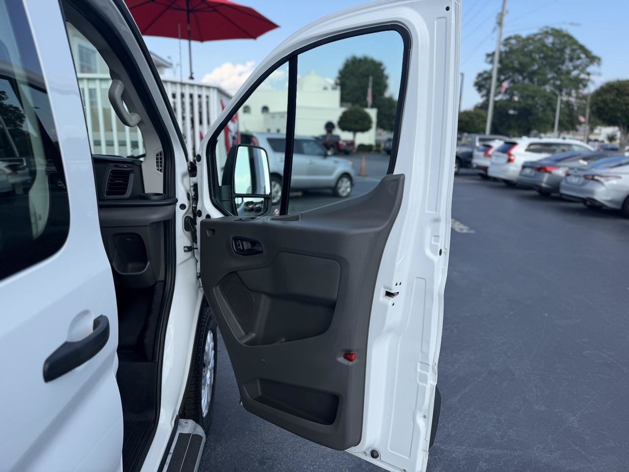 Used 2025 Ford Transit 250 Low Roof w/ Exterior Upgrade Package RWD image 21