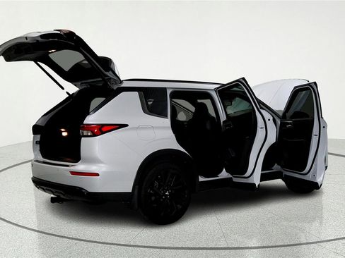 Used 2024 Mitsubishi Outlander SEL Black Edition AWD/4WD image 38