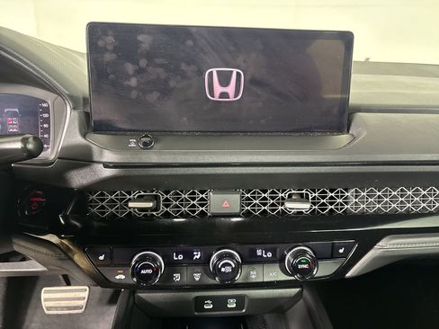 Used 2025 Honda Accord Sport image 15