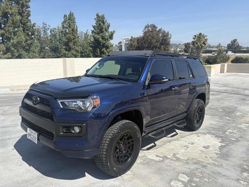 Used 2018 Toyota 4Runner Limited AWD/4WD image 19
