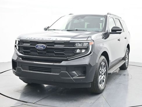 New 2025 Ford Expedition Active image 2