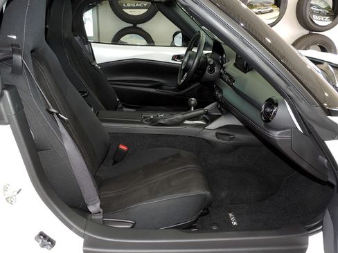 Used 2024 MAZDA MX-5 Miata Club RWD image 20