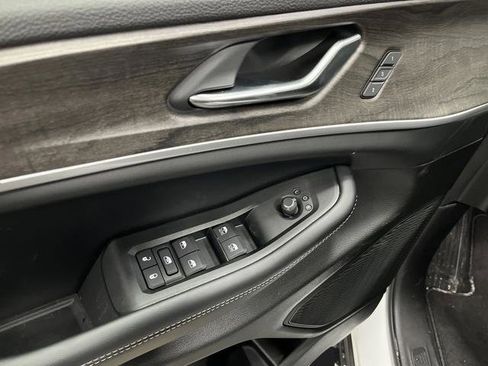 New 2025 Jeep Grand Cherokee Limited image 29