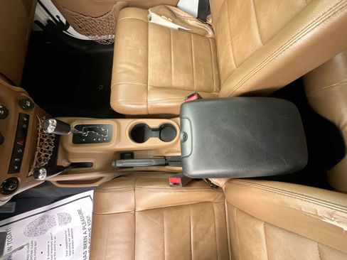 Used 2012 Jeep Wrangler Unlimited Sahara AWD/4WD image 21