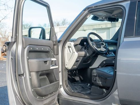 Used 2021 Land Rover Defender 110 S image 11