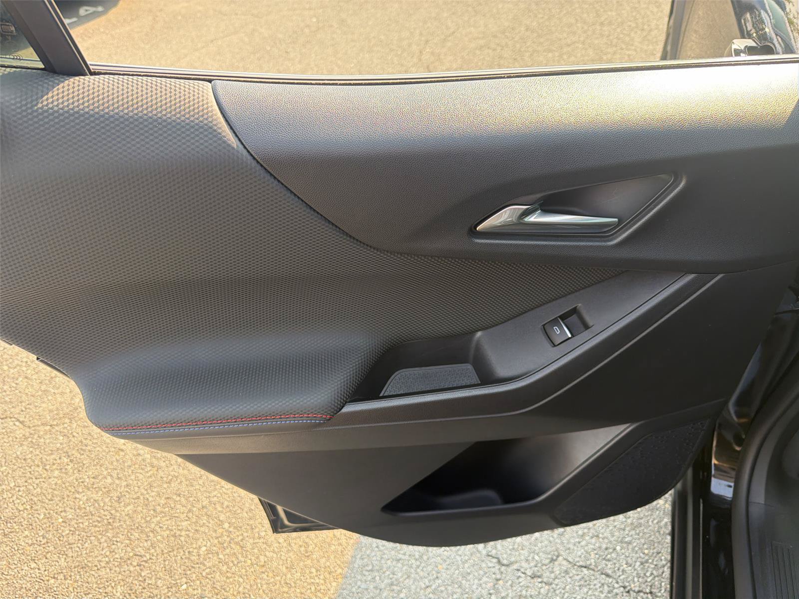 Used 2025 Chevrolet Equinox RS FWD image 24