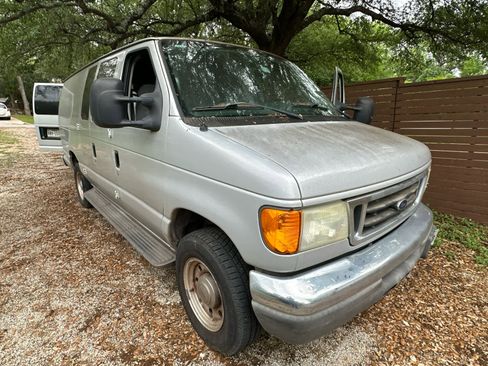 Used 2006 Ford E-250 and Econoline 250 Extended image 2