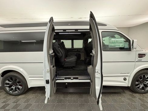 New 2025 GMC Savana 2500 Extended w/ Driver Convenience Package image 6