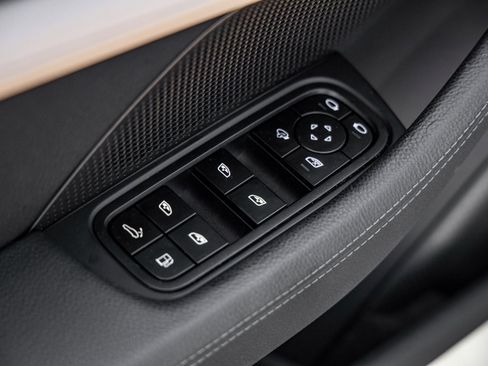 Certified 2025 Porsche Panamera 4 image 20