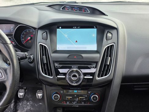 Used 2017 Ford Focus RS image 18