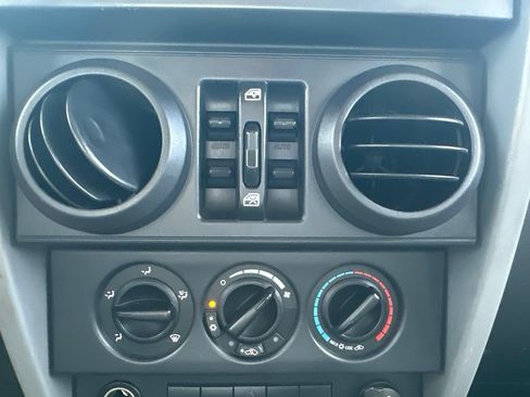 Used 2009 Jeep Wrangler Unlimited X AWD/4WD image 30
