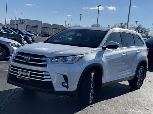 Used 2019 Toyota Highlander XLE image 15