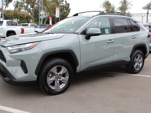 Certified 2022 Toyota RAV4 XLE FWD image 6