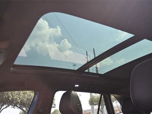 Certified 2024 Volkswagen Atlas Cross Sport SEL R-Line image 21