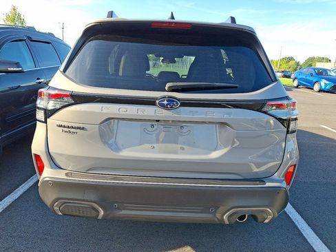 Used 2025 Subaru Forester Limited AWD/4WD image 6