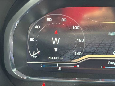 Used 2024 GMC Yukon SLT image 33