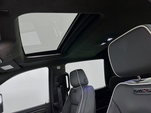 Used 2025 GMC Sierra 2500 AT4X image 25