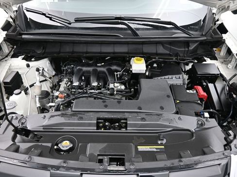 Used 2024 Nissan Pathfinder S image 15