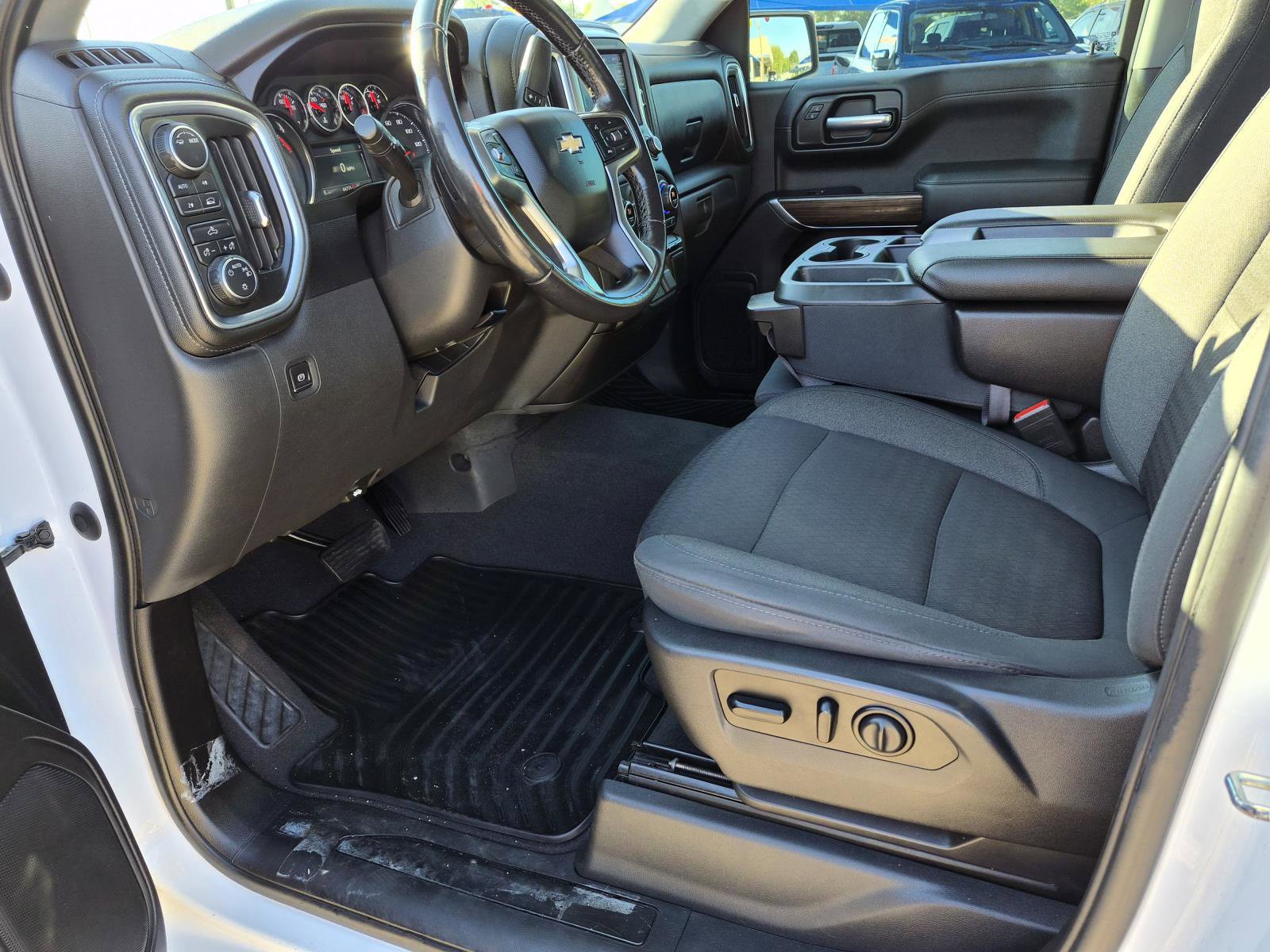 Used 2020 Chevrolet Silverado 1500 LT w/ Texas Edition AWD/4WD image 2