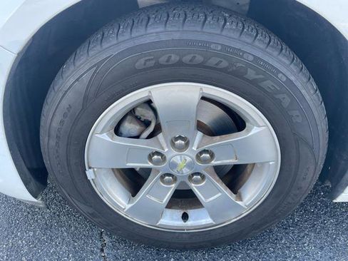 Used 2016 Chevrolet Malibu LT image 9