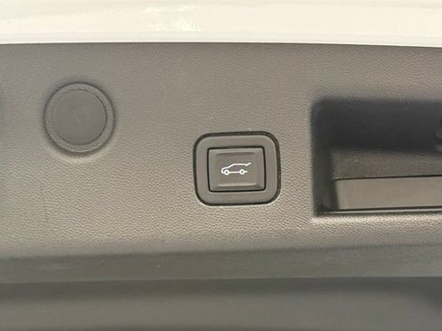 Used 2022 Chevrolet Equinox LT FWD image 35