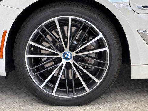 Certified 2023 BMW 530e w/ Convenience Package RWD image 13