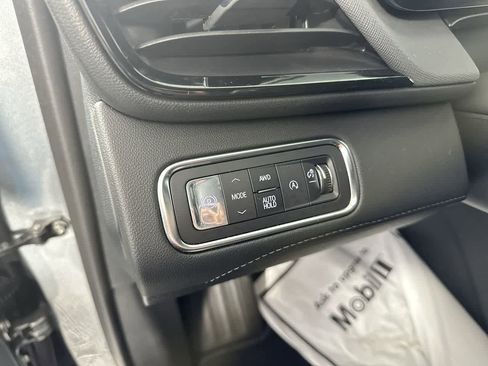 Used 2025 Buick Enclave Sport Touring image 31