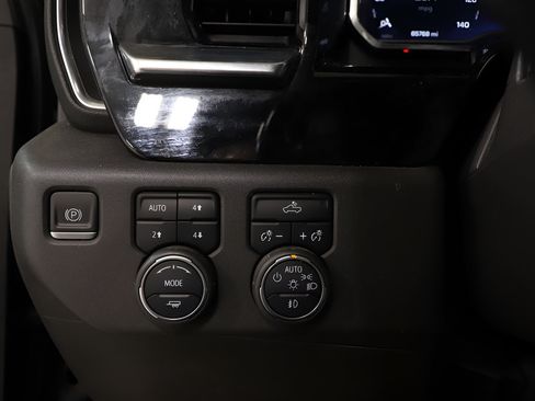Used 2022 Chevrolet Silverado 1500 LT Trail Boss w/ Convenience Package II AWD/4WD image 15