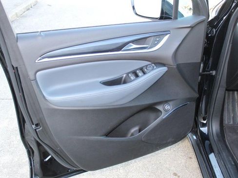 Used 2023 Buick Enclave Essence image 23