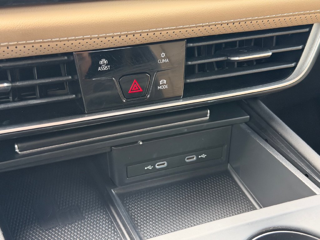 Used 2024 Volkswagen Atlas Cross Sport SE FWD image 23