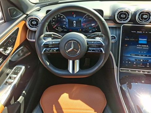 Used 2022 Mercedes-Benz C 300 4MATIC Sedan image 2