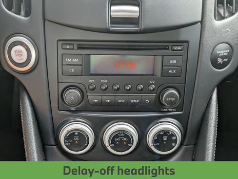 Used 2015 Nissan 370Z Coupe RWD image 19