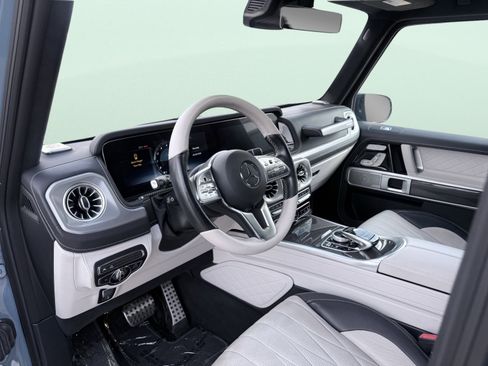 Used 2023 Mercedes-Benz G 550 image 2
