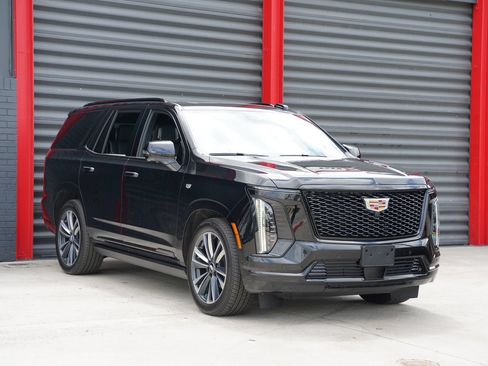 Used 2025 Cadillac Escalade Sport w/ Touring Package AWD/4WD image 5