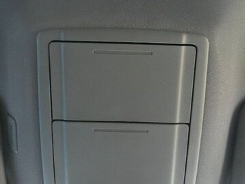 Used 2014 Ford F150 Lariat w/ Lariat Chrome Package image 46