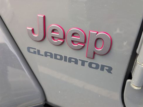 Used 2020 Jeep Gladiator Rubicon image 15