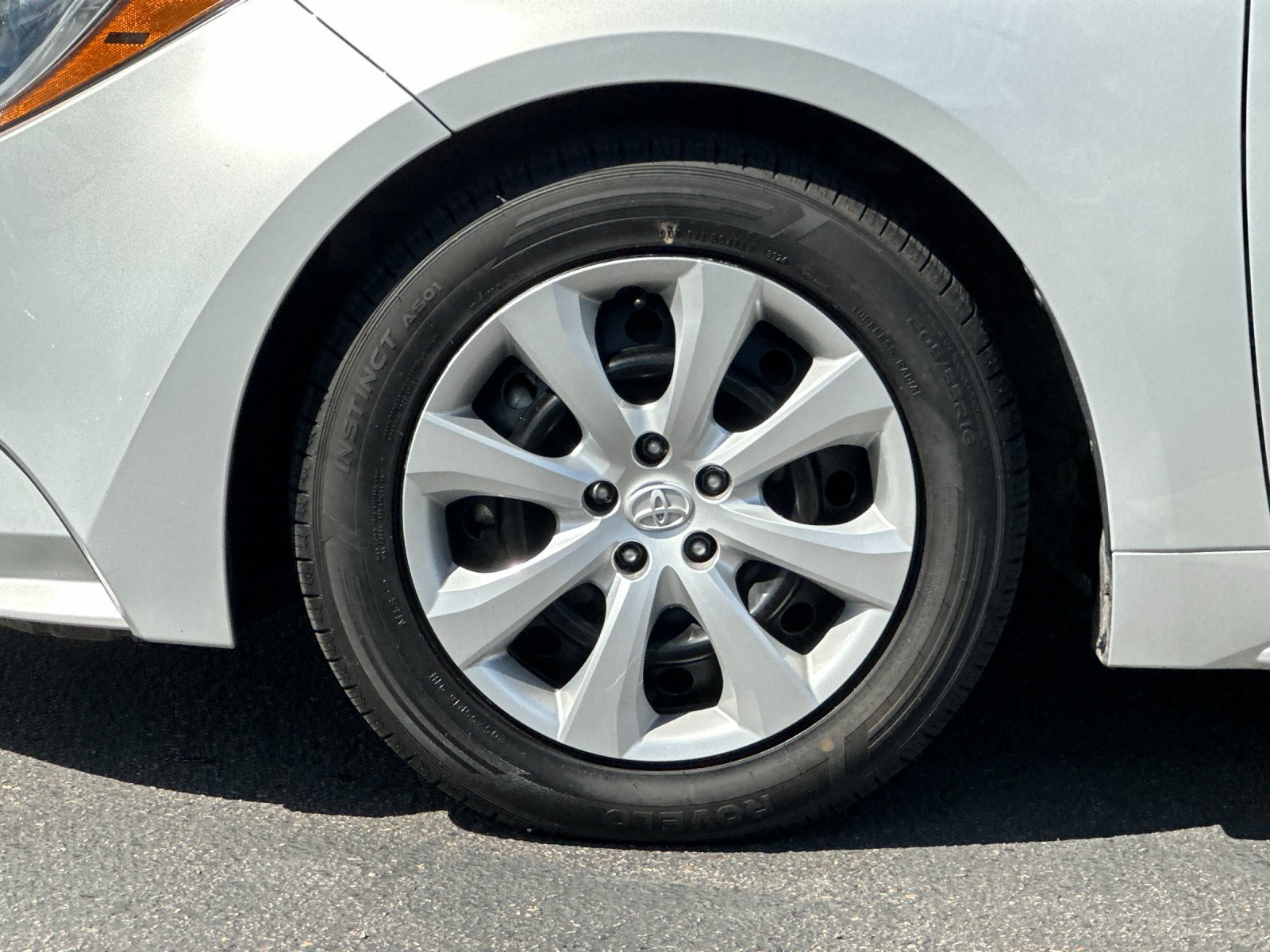 Used 2024 Toyota Corolla LE FWD image 21