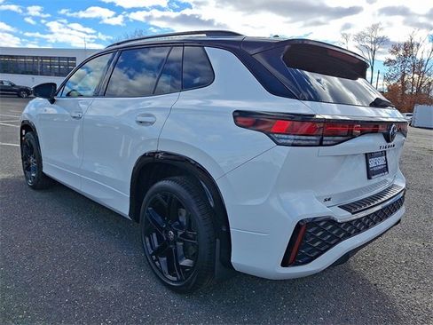 New 2026 Volkswagen Tiguan SE R-Line image 3