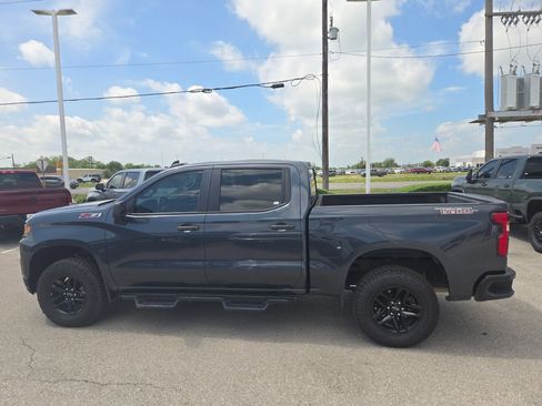 Certified 2021 Chevrolet Silverado 1500 Custom Trail Boss w/ LPO, Dark Essentials Package AWD/4WD image 6