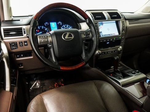 Used 2016 Lexus GX 460 w/ Premium Package AWD/4WD image 13