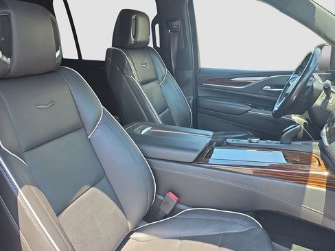 Used 2022 Cadillac Escalade ESV Premium Luxury RWD image 20