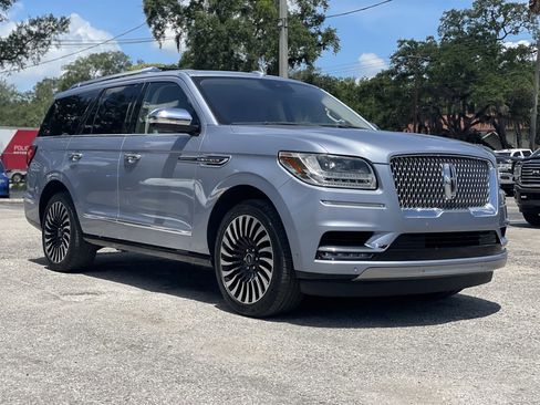 Used 2018 Lincoln Navigator Black Label w/ Cargo Package AWD/4WD image 11